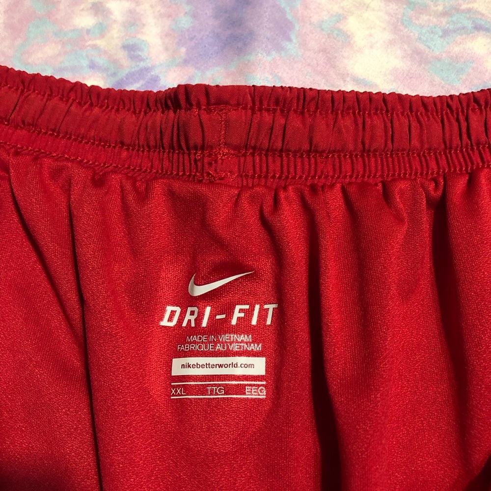 Nike - Picture 4 of 5